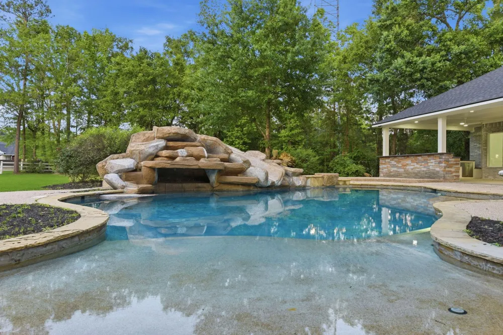 8001 Hills Parkway Montgomery, TX 77316
