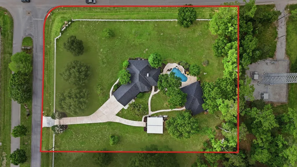 8001 Hills Parkway Montgomery, TX 77316