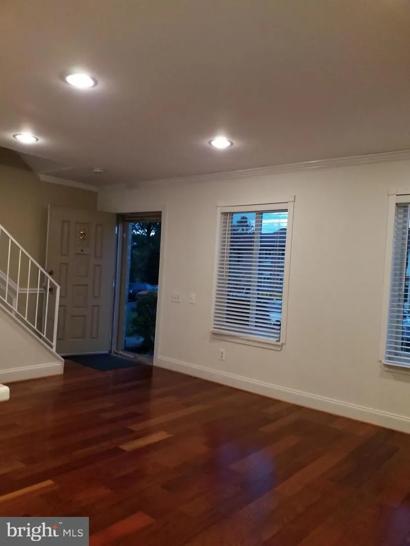 9516 TIPPETT LANE Gaithersburg, MD 20886