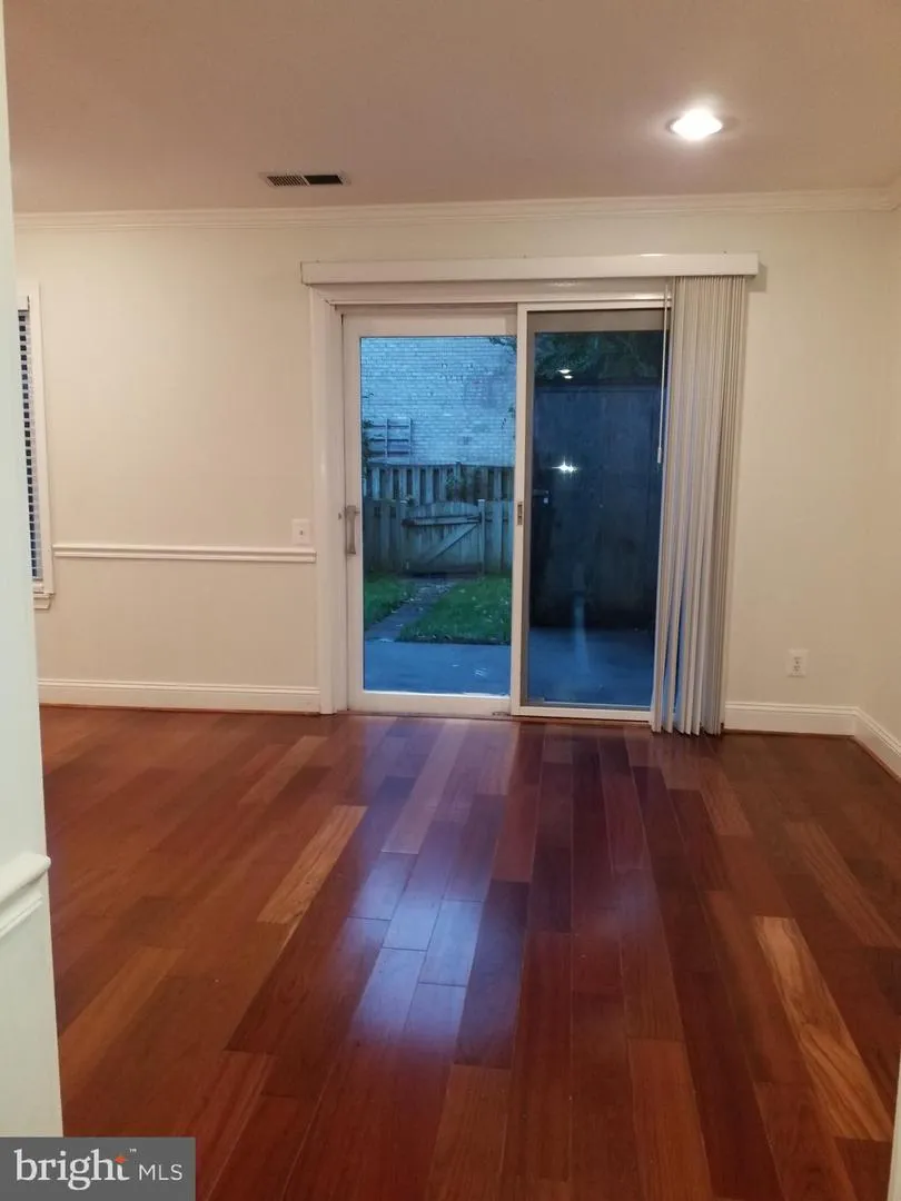 9516 TIPPETT LANE Gaithersburg, MD 20886