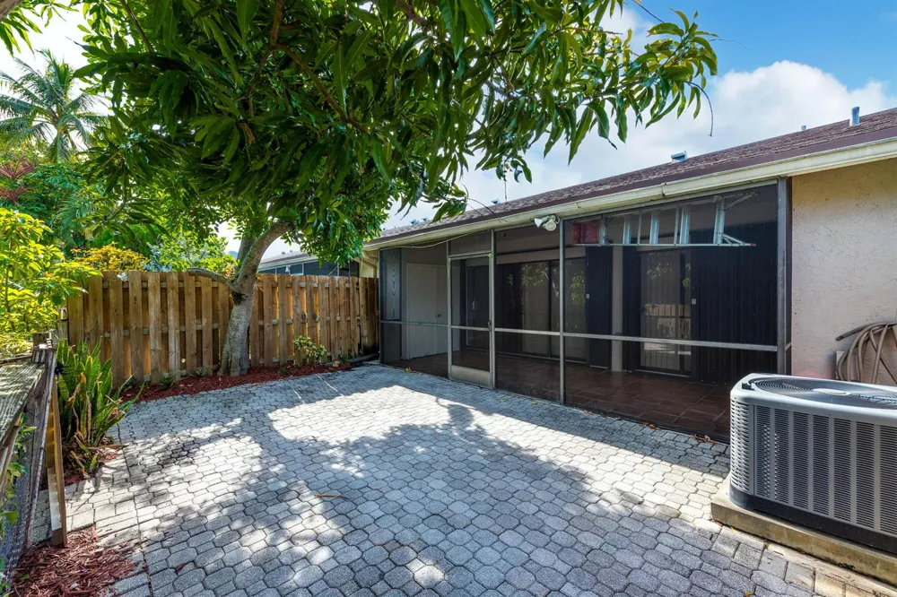 1013 NW 53RD STREET Deerfield Beach, FL 33064