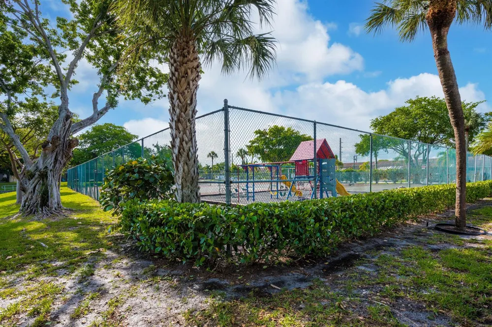 1013 NW 53RD STREET Deerfield Beach, FL 33064