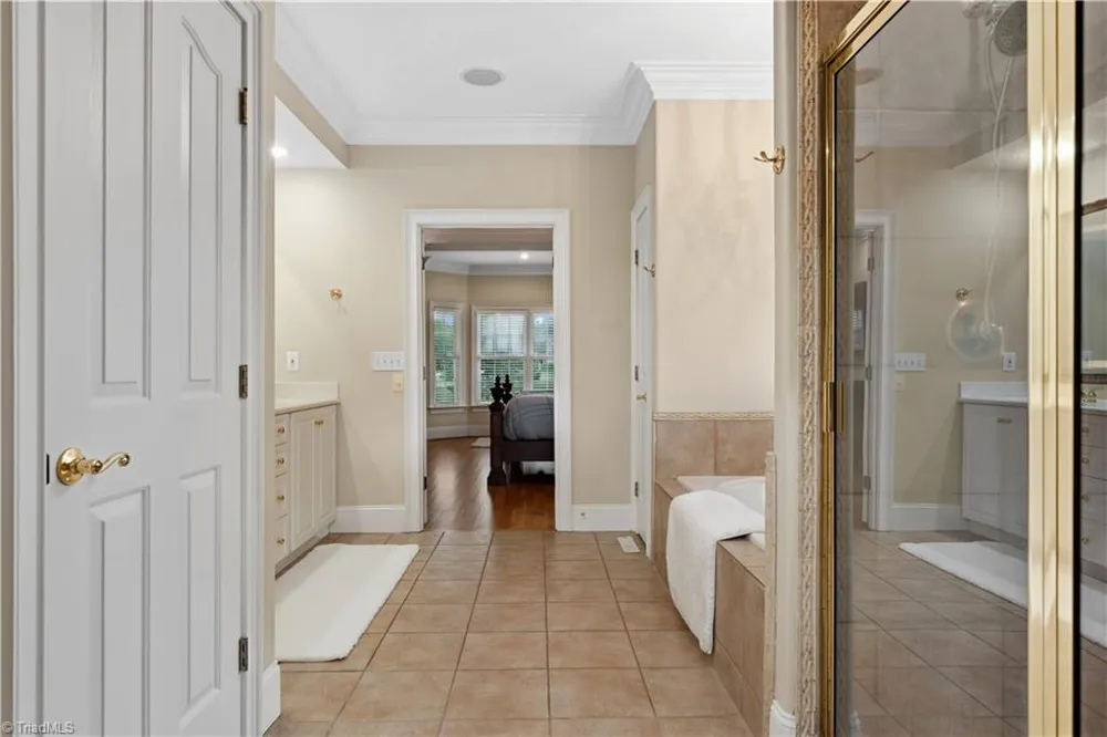 1021 Glen Day Drive Clemmons, NC 27012