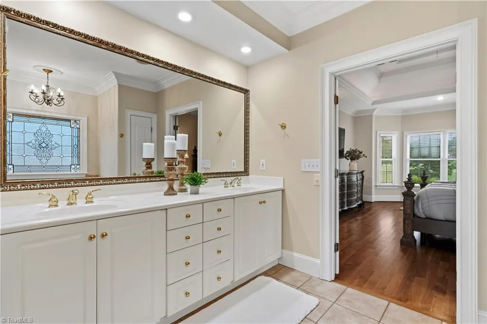1021 Glen Day Drive Clemmons, NC 27012