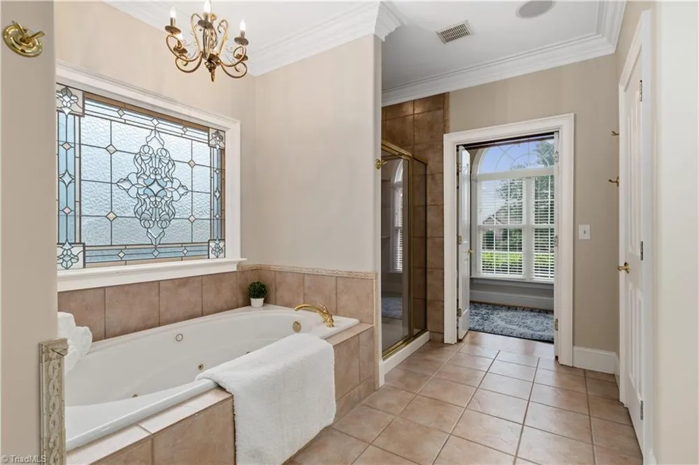 1021 Glen Day Drive Clemmons, NC 27012