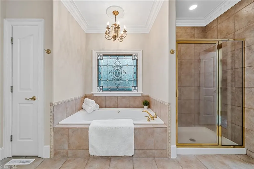1021 Glen Day Drive Clemmons, NC 27012