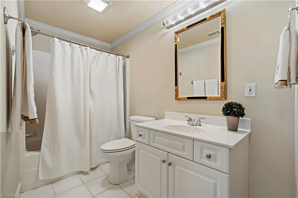1021 Glen Day Drive Clemmons, NC 27012