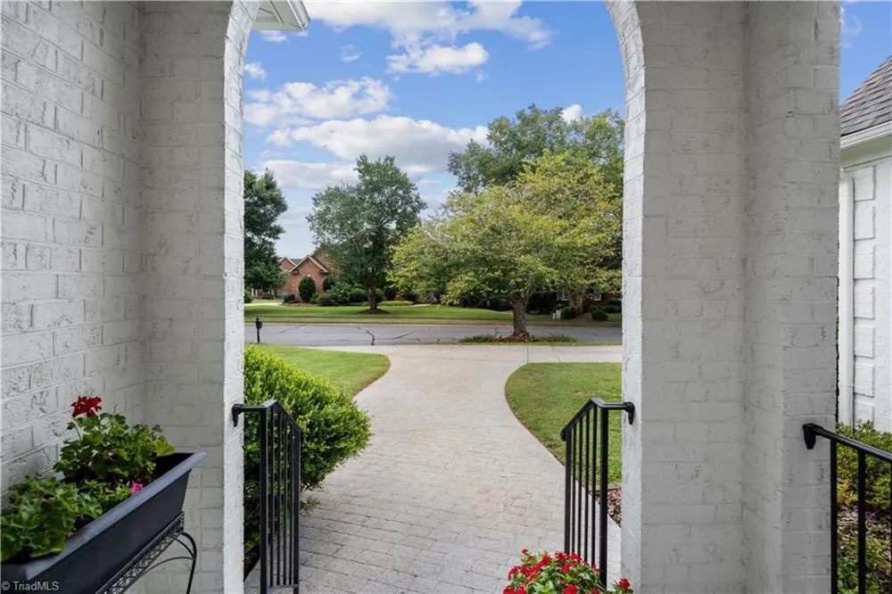 1021 Glen Day Drive Clemmons, NC 27012