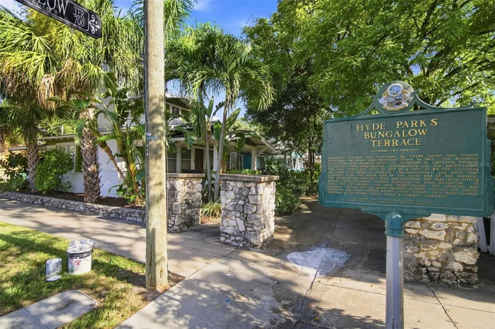 719 S BUNGALOW TERRACE Tampa, FL 33606