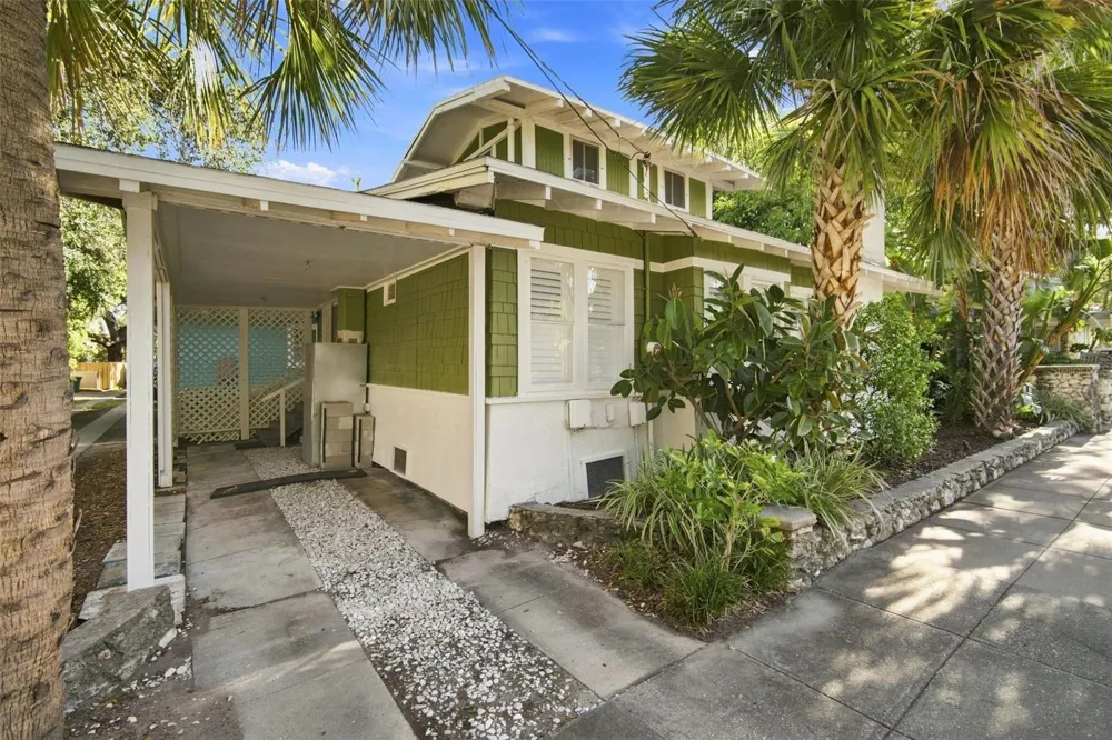 719 S BUNGALOW TERRACE Tampa, FL 33606
