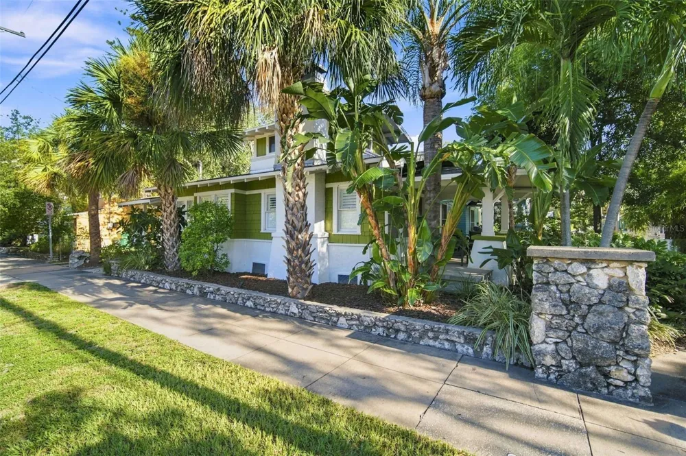 719 S BUNGALOW TERRACE Tampa, FL 33606