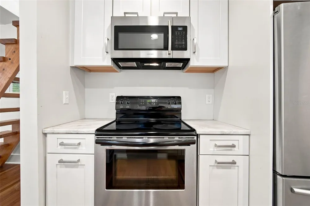 719 S BUNGALOW TERRACE Tampa, FL 33606