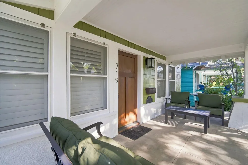 719 S BUNGALOW TERRACE Tampa, FL 33606