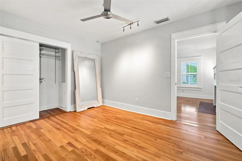 719 S BUNGALOW TERRACE Tampa, FL 33606
