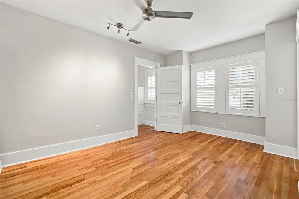 719 S BUNGALOW TERRACE Tampa, FL 33606