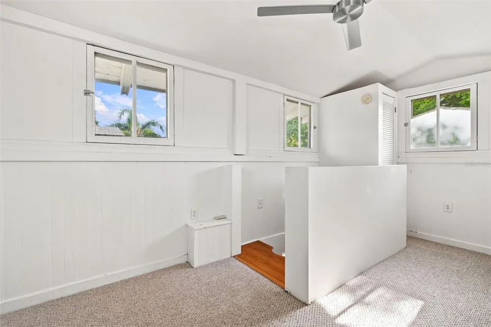 719 S BUNGALOW TERRACE Tampa, FL 33606