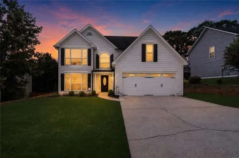 2765 Suwanee Lakes Trail