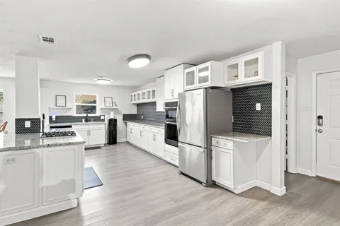 2021 Meadowcreek Drive