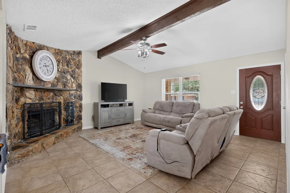 105 Prairie Creek Road Red Oak, TX 75154