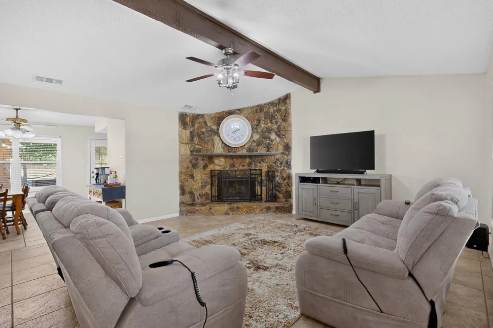 105 Prairie Creek Road Red Oak, TX 75154