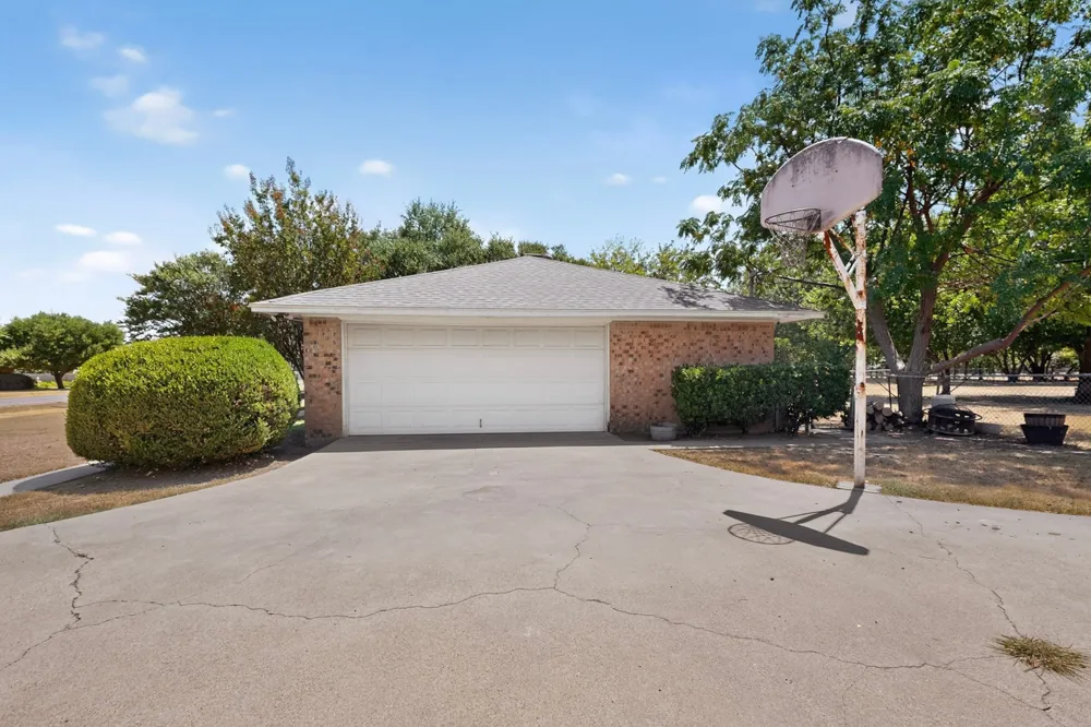 105 Prairie Creek Road Red Oak, TX 75154