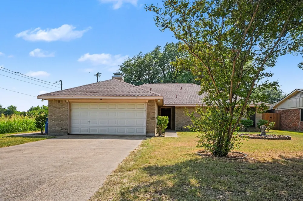 407 Lumpkin Drive Ennis, TX 75119