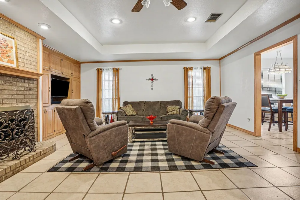 407 Lumpkin Drive Ennis, TX 75119