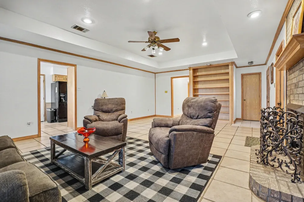407 Lumpkin Drive Ennis, TX 75119