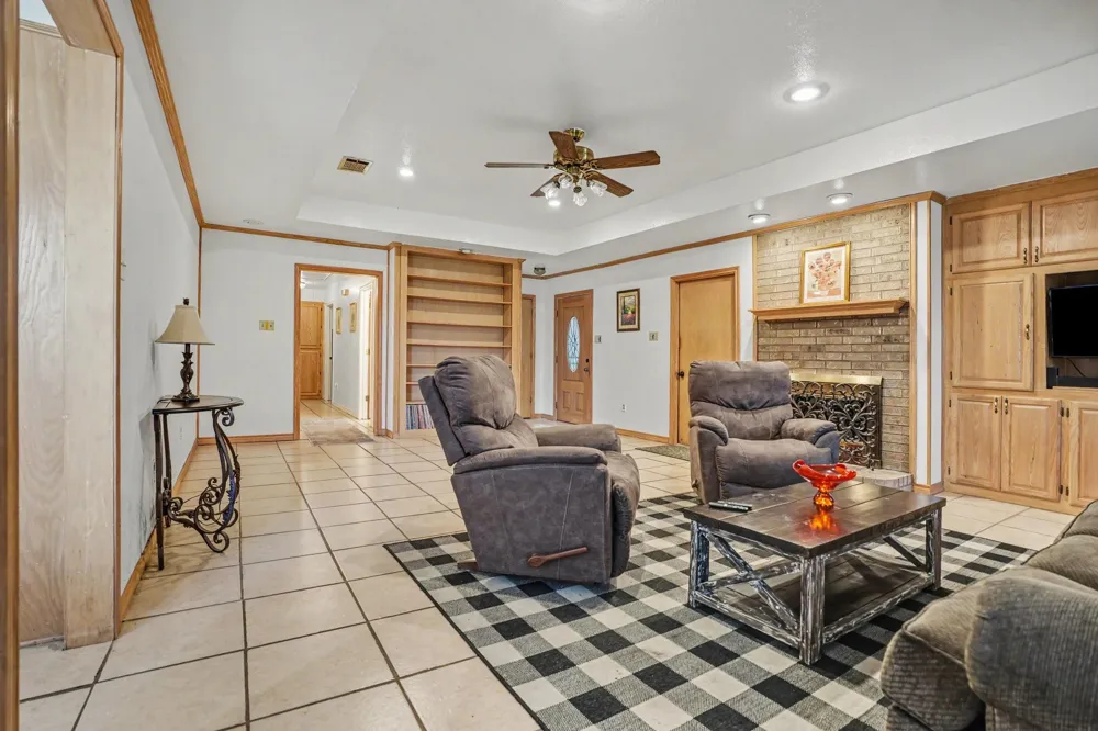 407 Lumpkin Drive Ennis, TX 75119