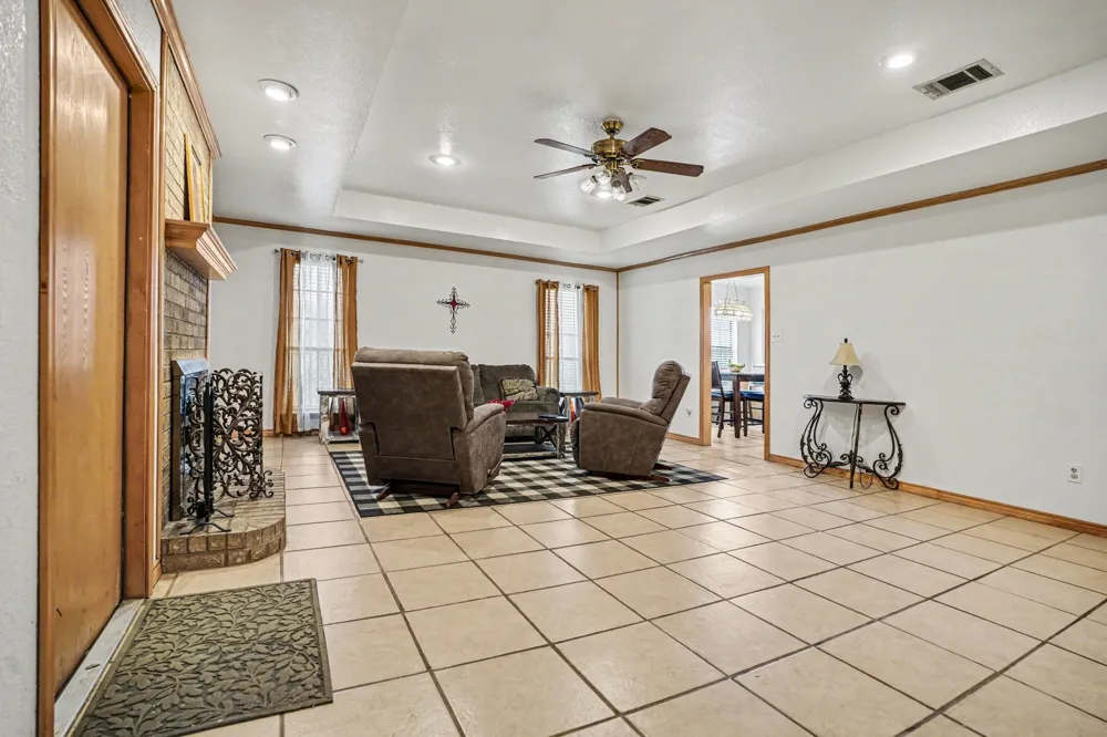 407 Lumpkin Drive Ennis, TX 75119