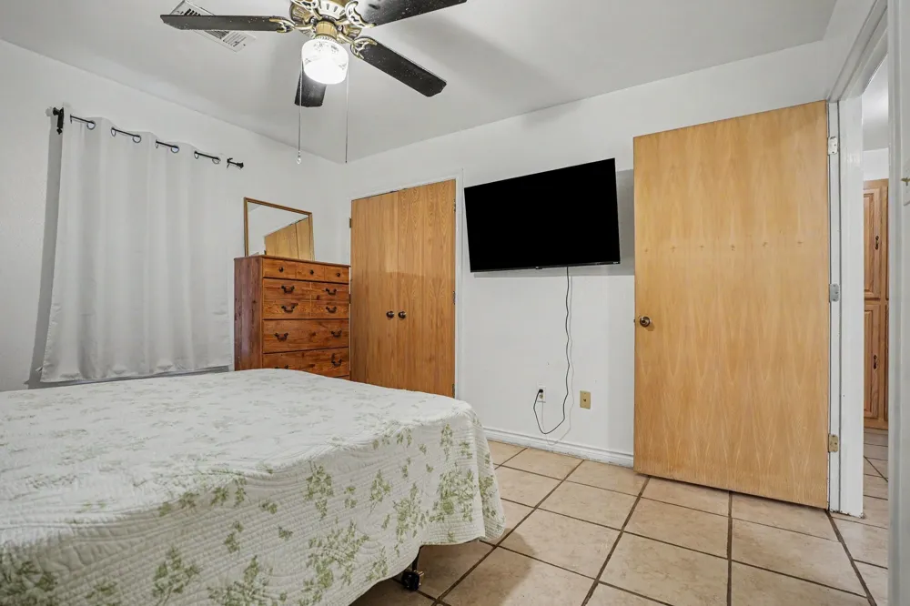 407 Lumpkin Drive Ennis, TX 75119