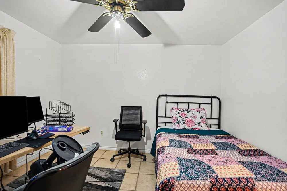 407 Lumpkin Drive Ennis, TX 75119