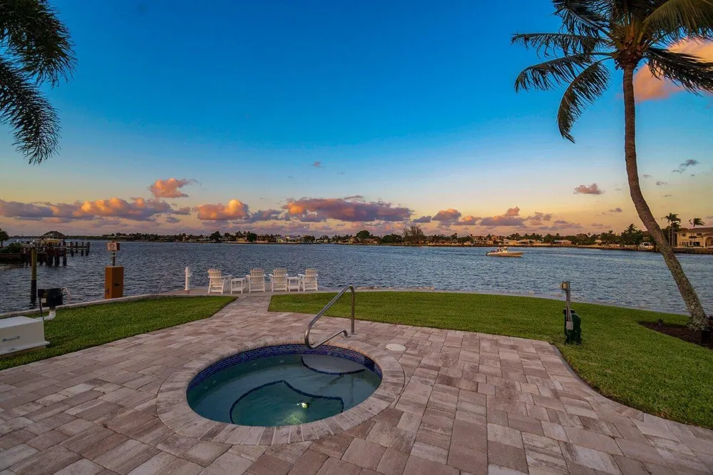 611 NE 12th Terrace #2 Boynton Beach, FL 33435