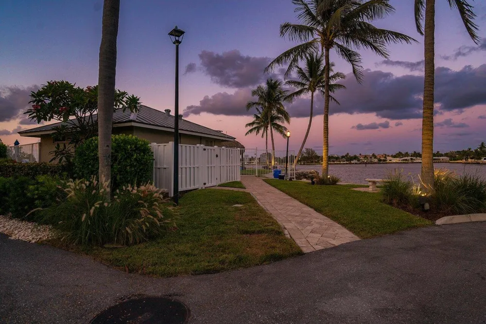 611 NE 12th Terrace #2 Boynton Beach, FL 33435