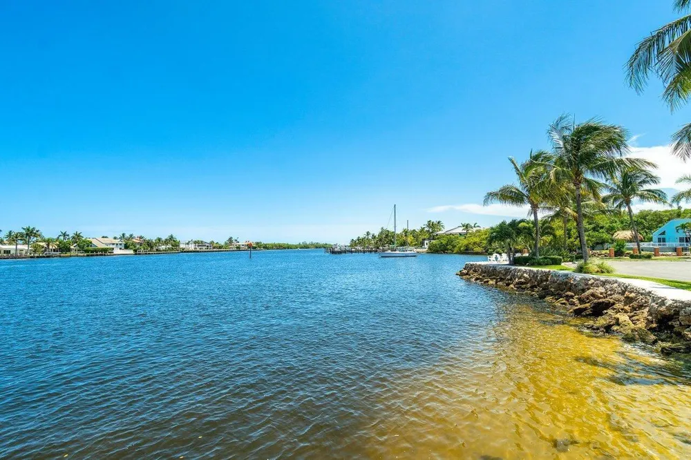 611 NE 12th Terrace #2 Boynton Beach, FL 33435