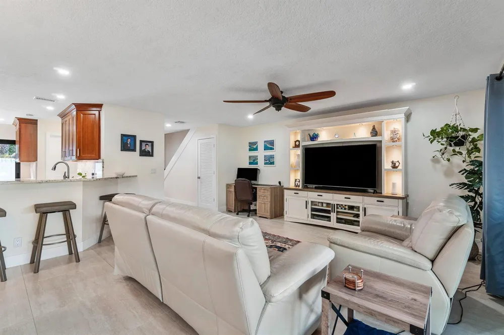 611 NE 12th Terrace #2 Boynton Beach, FL 33435