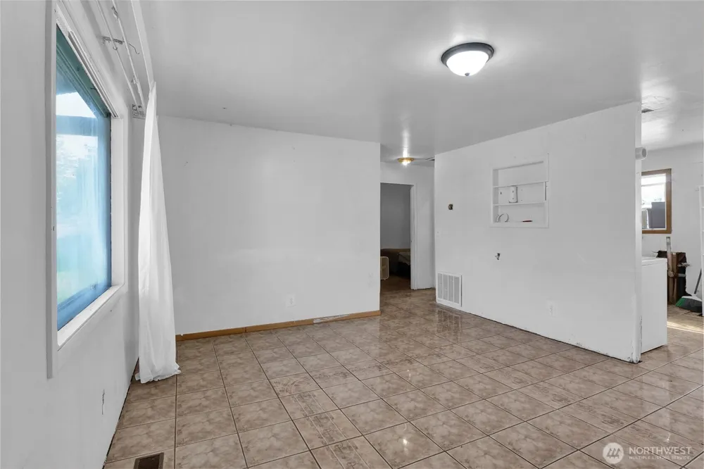 813 S Adams Avenue Warden, WA 98857