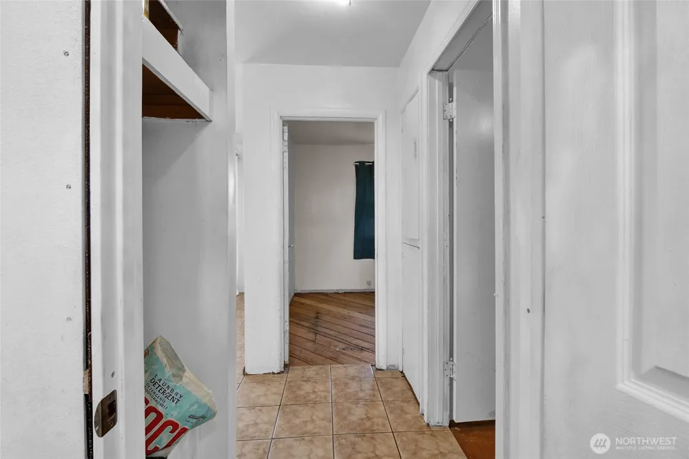 813 S Adams Avenue Warden, WA 98857