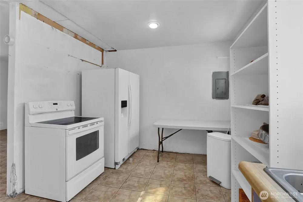 813 S Adams Avenue Warden, WA 98857