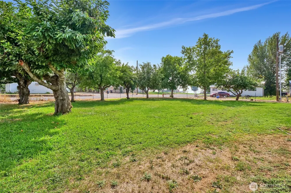 813 S Adams Avenue Warden, WA 98857