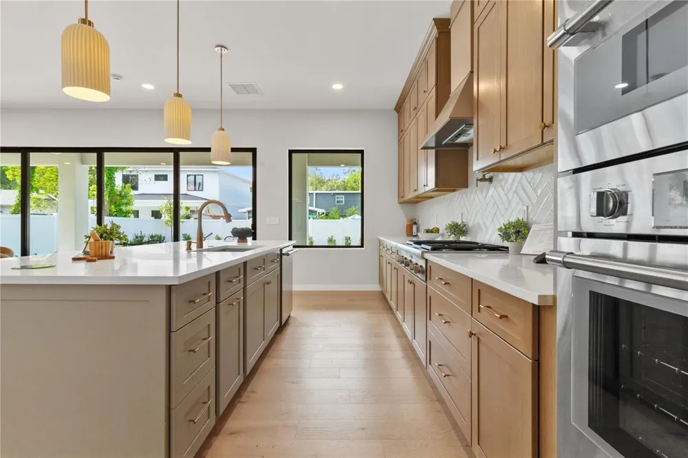516 CLAYTON STREET Orlando, FL 32804