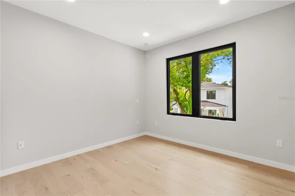 516 CLAYTON STREET Orlando, FL 32804