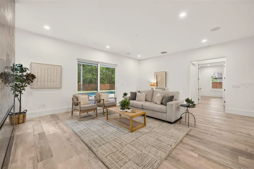 2343 VERSAILLES AVENUE Winter Park, FL 32789