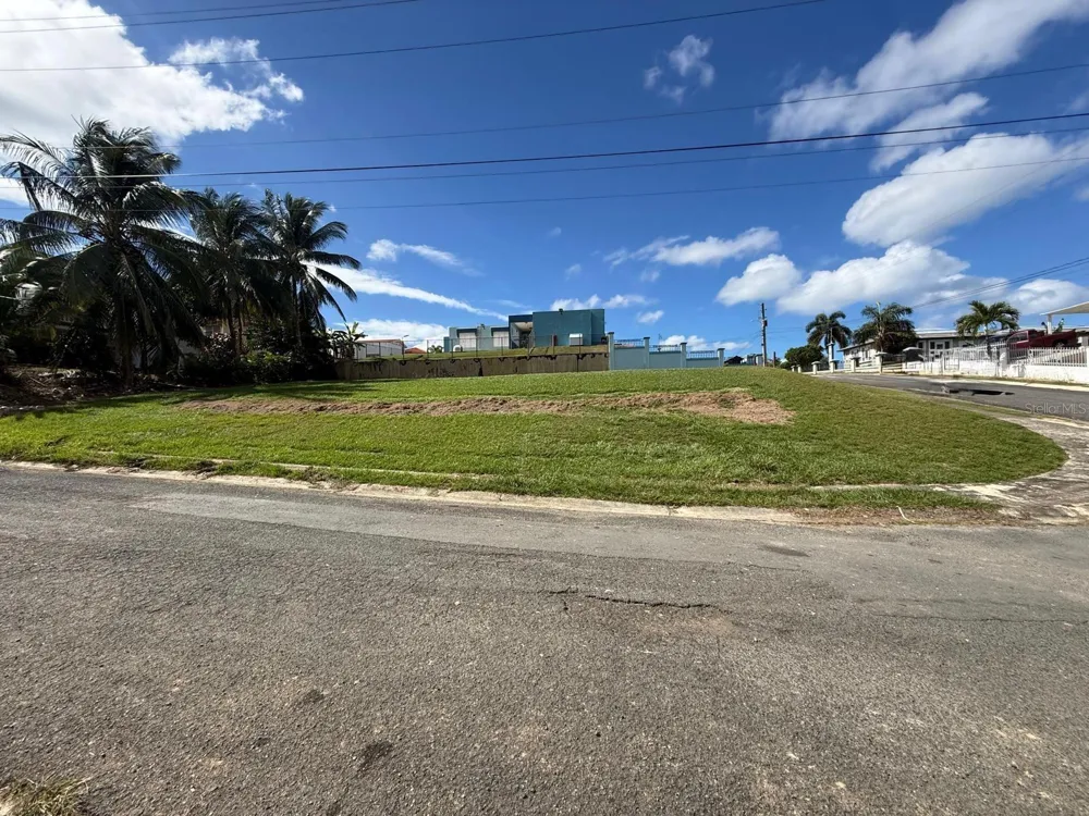 URB COLINAS DEL LAGO Aguada, PR 00602