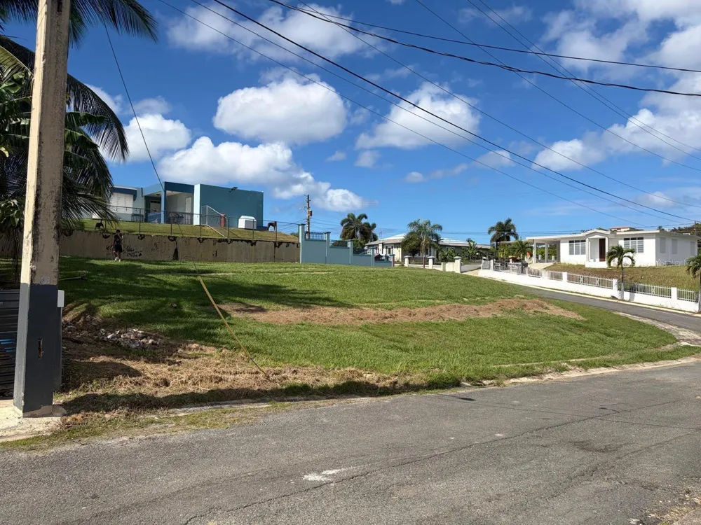 URB COLINAS DEL LAGO Aguada, PR 00602