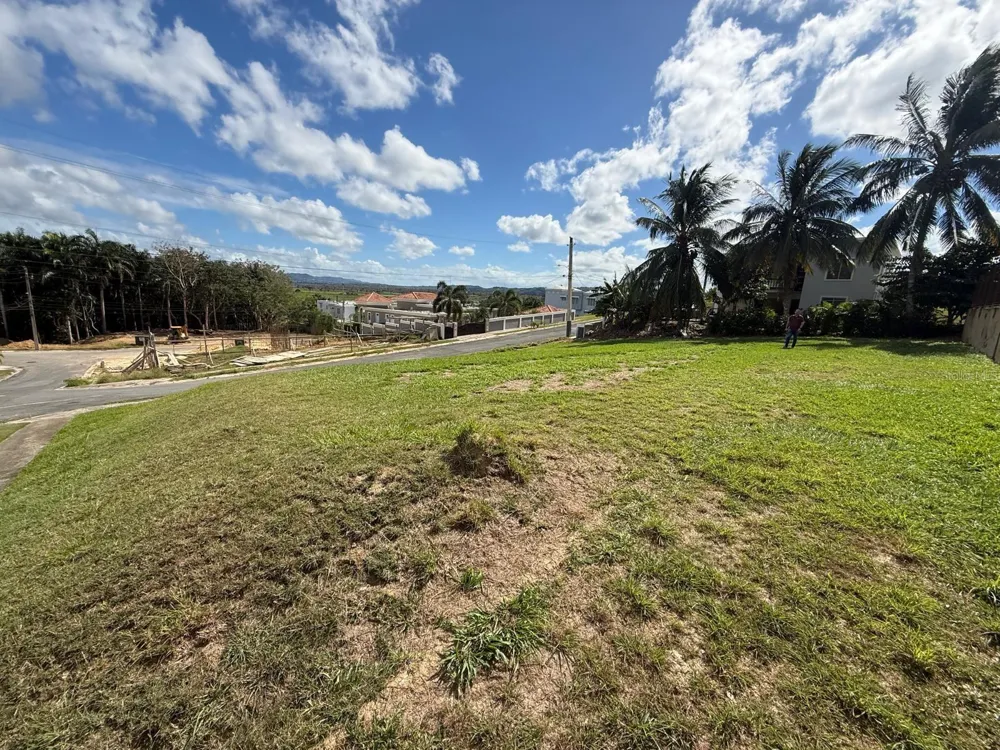 URB COLINAS DEL LAGO Aguada, PR 00602