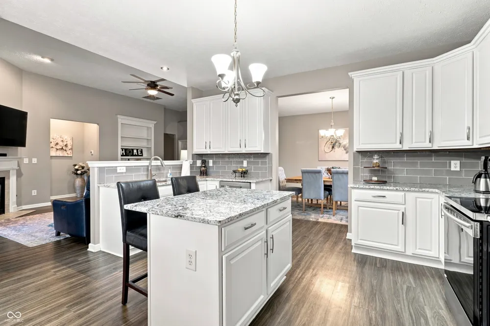 9332 Bayland Drive McCordsville, IN 46055