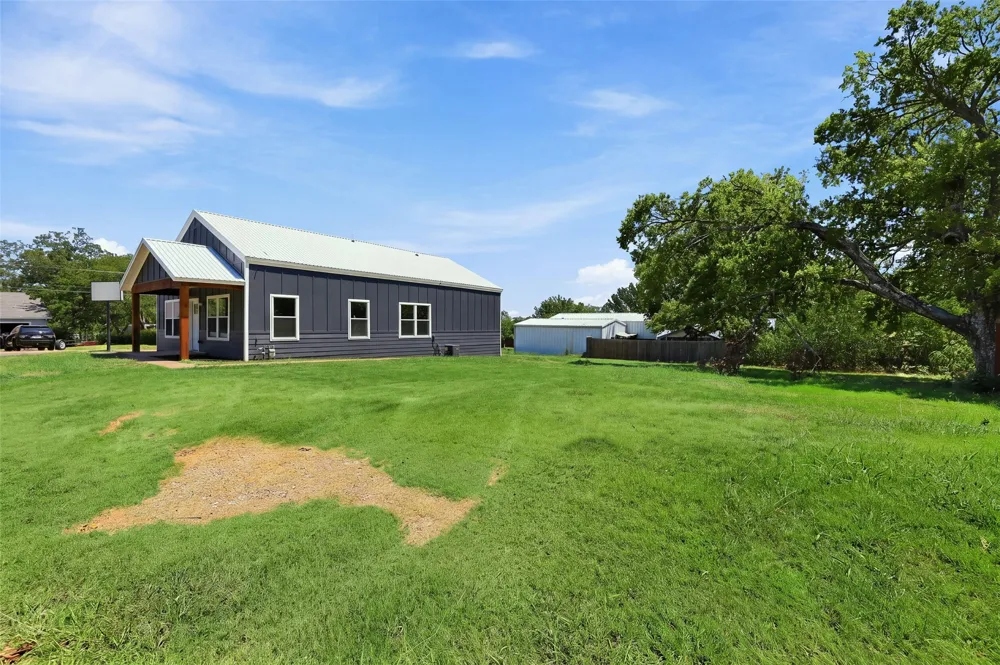 214 D STREET Whitesboro, TX 76273