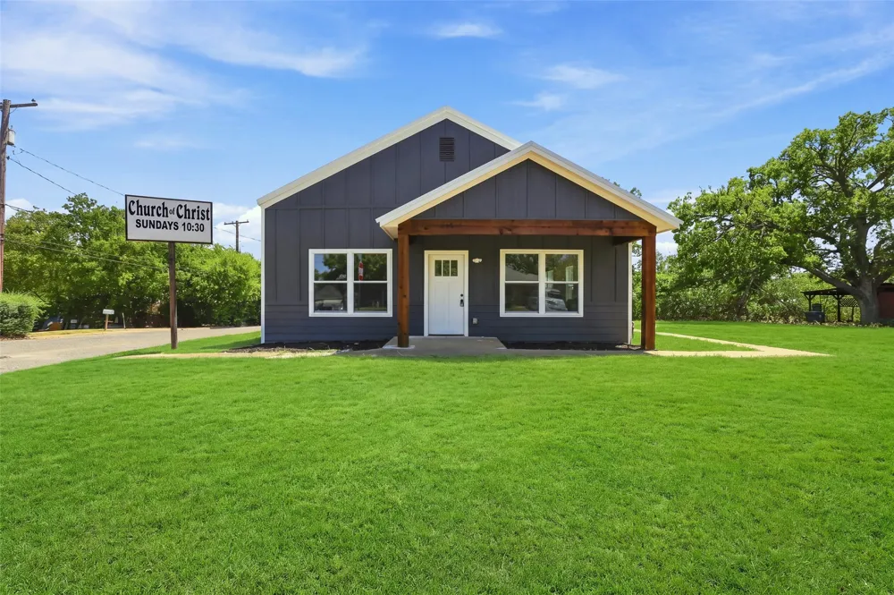 214 D STREET Whitesboro, TX 76273