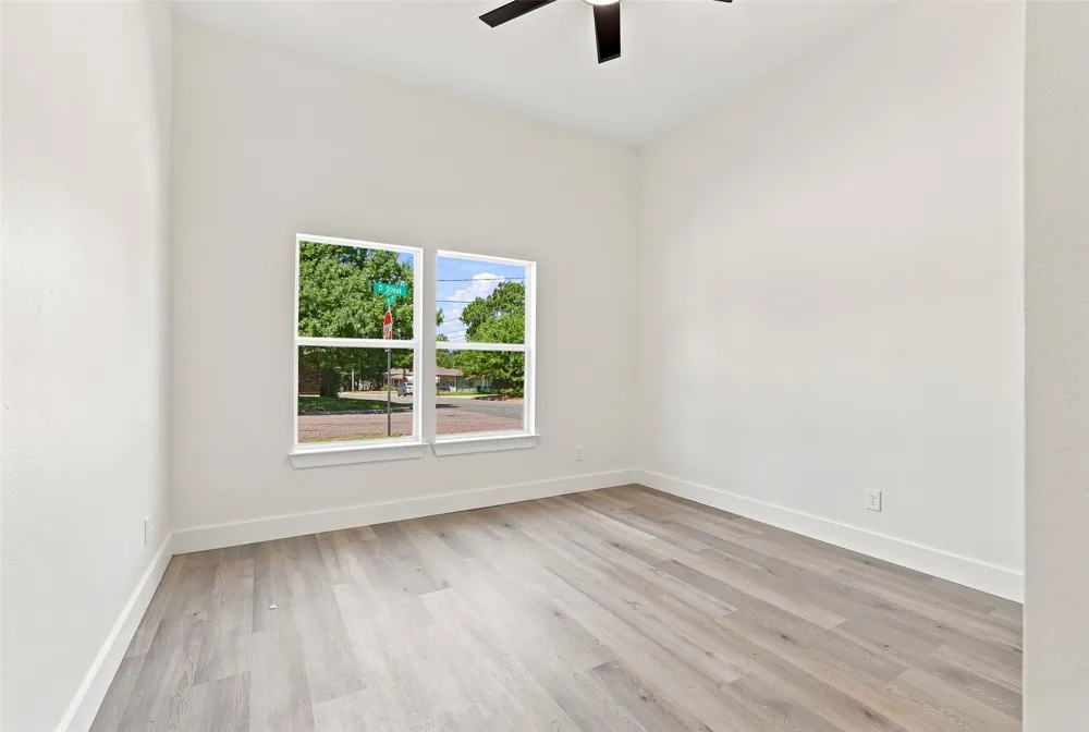 214 D STREET Whitesboro, TX 76273